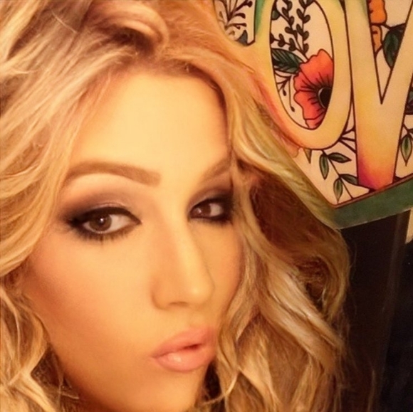 Meet your Posher, Tina - Picture 1 of 1